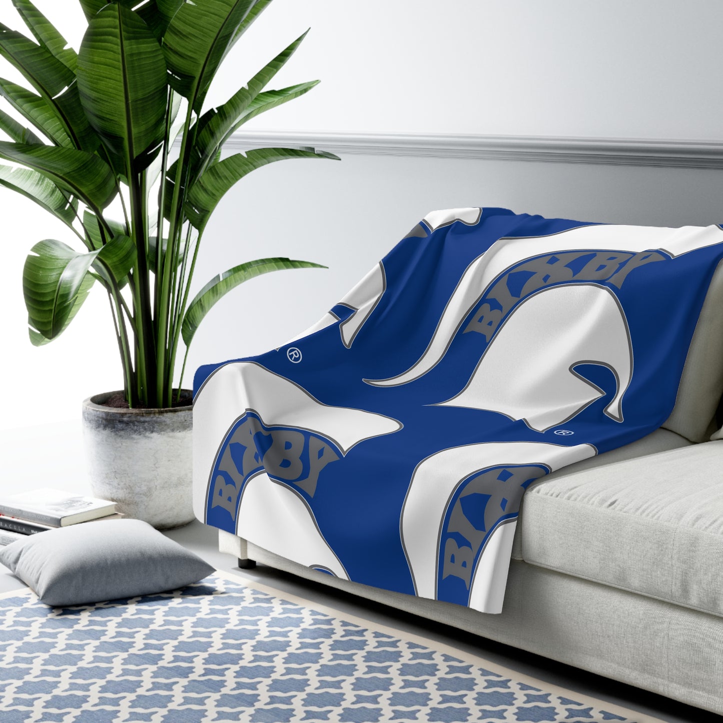 Spartan White Large Pattern Logo Comfy Sherpa Fleece Blanket
