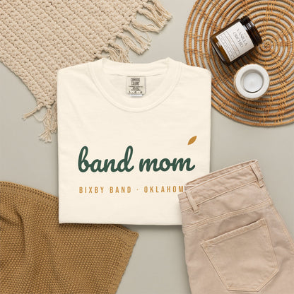 Band Mom Script Tee | Bixby